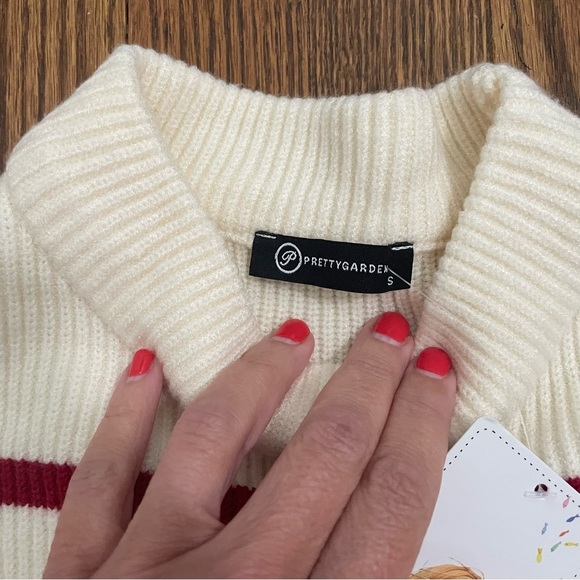 Pretty Garden Cream Colored Sweater Dark Red Stripes Size Small, NWT - Picture 3 of 9
